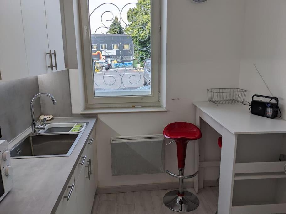 Joli T2 Meuble De 20 M² Situee A 2 Minutes A Pied Du Metro Marseille
