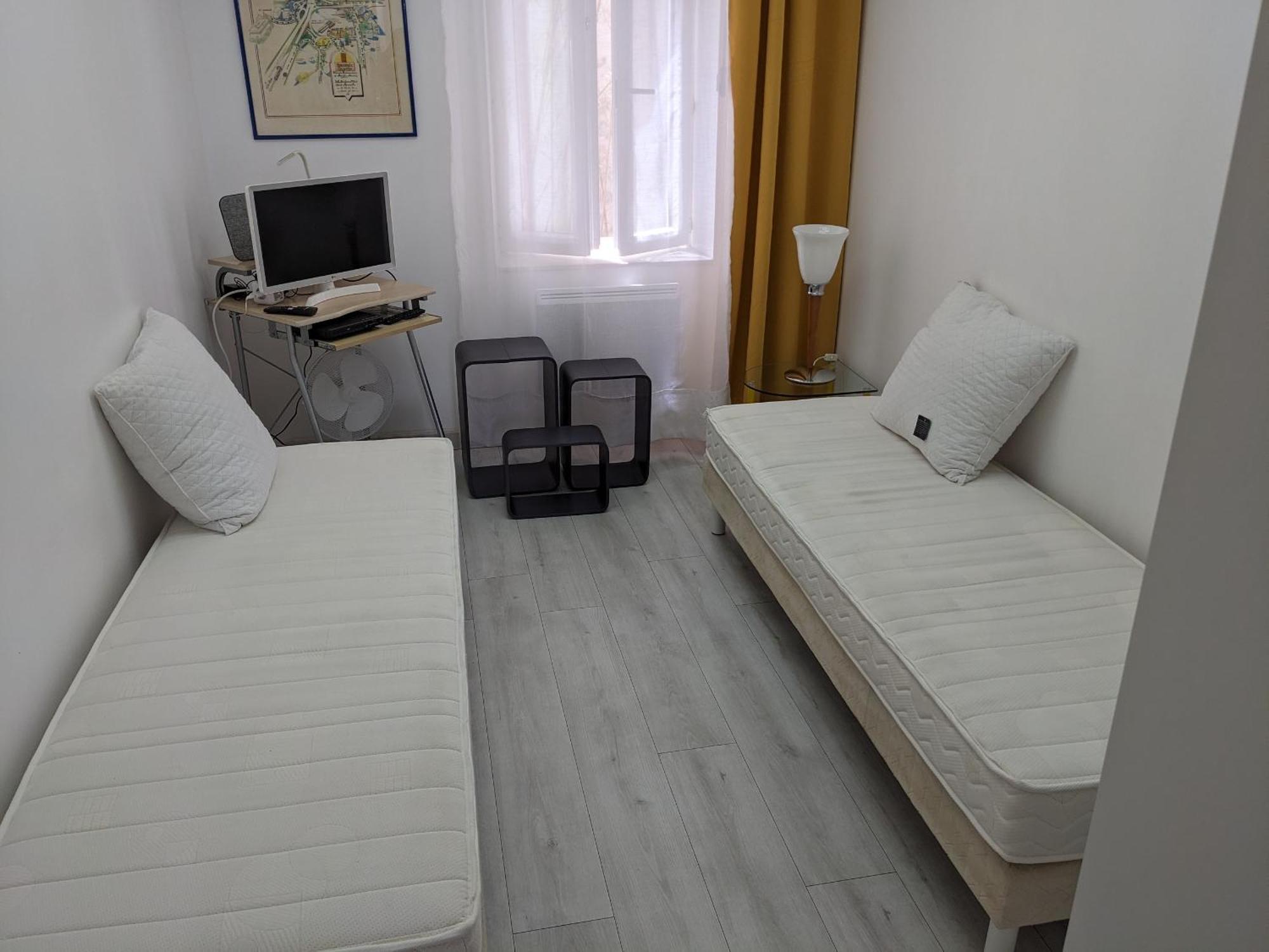 Joli T2 Meuble De 20 M² Situee A 2 Minutes A Pied Du Metro Appartement